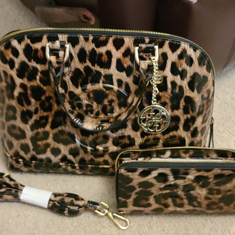 Guess handbag and wallet.